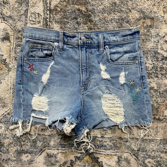 Gap High Rise 3" Embroidered Denim Shorts with Destruction Floral Size 27 - Picture 2 of 9